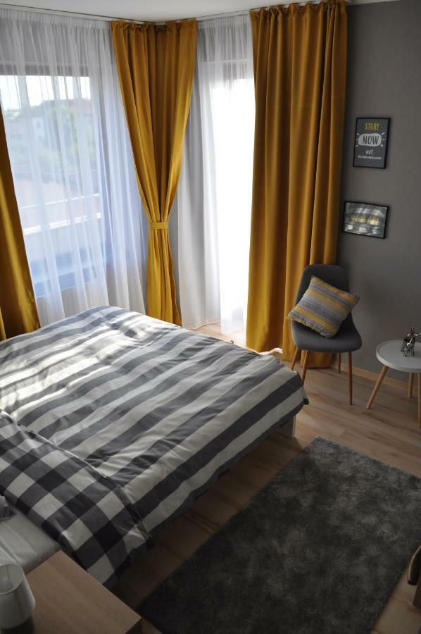 Sleep & Fly Apartment Otopeni Ngoại thất bức ảnh